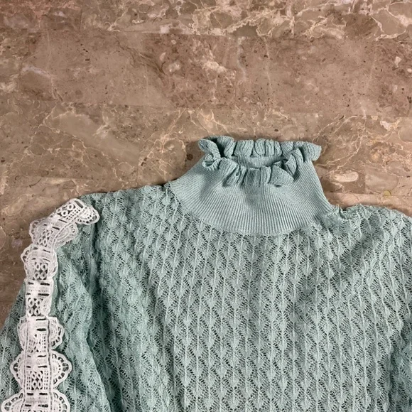 Zara Sheer Mint Green Turtleneck with Lace trim on Sleeves Size Small - Picture 5 of 7